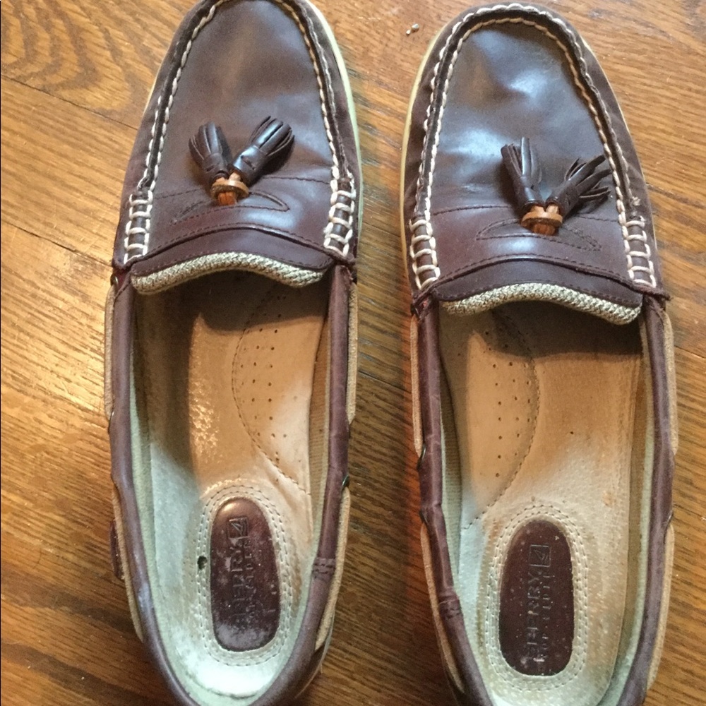 Sperry leather boat shoes with tassel. Size 9 1/2.